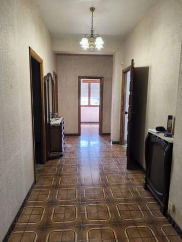 4 bedroom Townhouse for sale in Monforte de Lemos with garage - € 110,000 (Ref: 9123867)