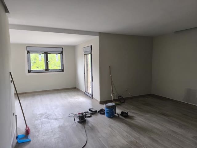 4 sypialnia Dom na sprzedaż w Monforte de Lemos z garażem - 205 000 € (Ref: 9123867)
