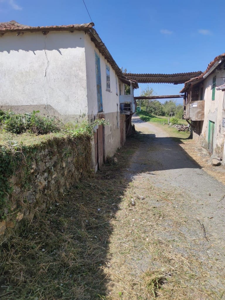 3 soveværelse Finca/Landehus til salg i Monforte de Lemos - € 15.000 (Ref: 9144566)