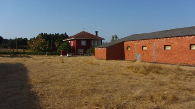 4 bedroom Finca/Country House for sale in Monforte de Lemos with garage - € 220,000 (Ref: 9269004)