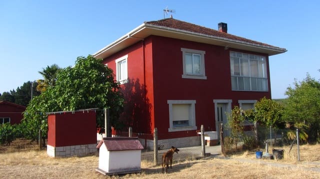 4 bedroom Finca/Country House for sale in Monforte de Lemos with garage - € 220,000 (Ref: 9269004)
