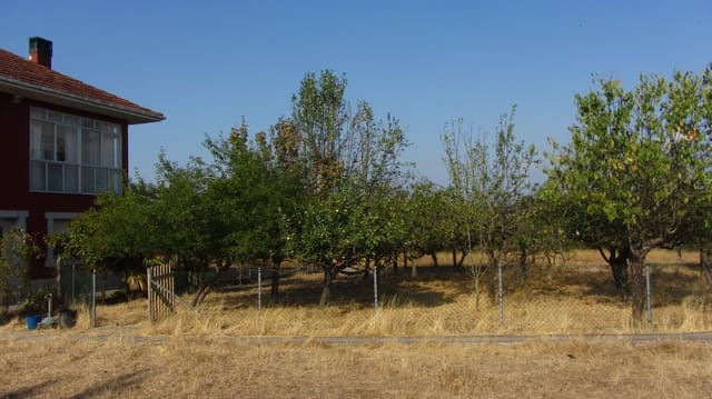 4 bedroom Finca/Country House for sale in Monforte de Lemos with garage - € 220,000 (Ref: 9269004)