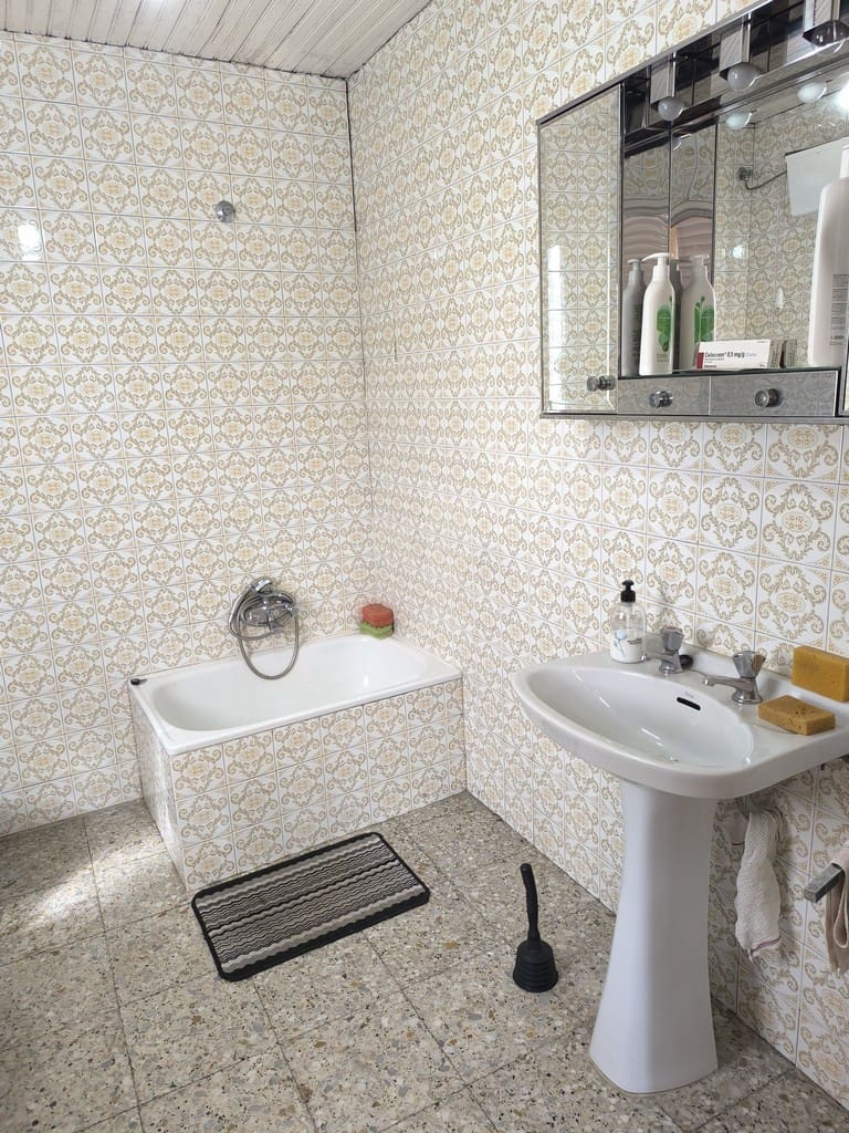 4 slaapkamer Finca/Landhuis te koop in Panton met garage - € 45.000 (Ref: 9361782)