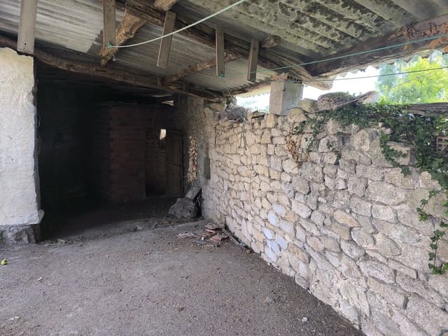 4 bedroom Finca/Country House for sale in Pantón with garage - € 45,000 (Ref: 9361782)