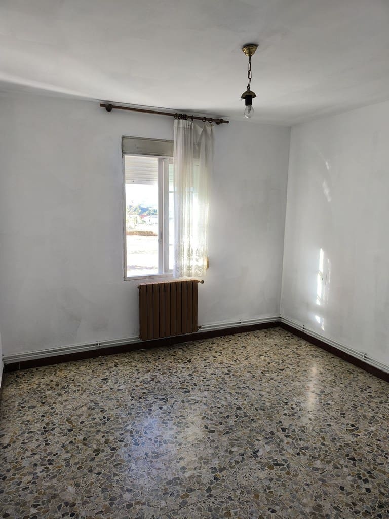 3 sovrum Finca/Hus på landet till salu i Monforte de Lemos med garage - 158 000 € (Ref: 9426760)