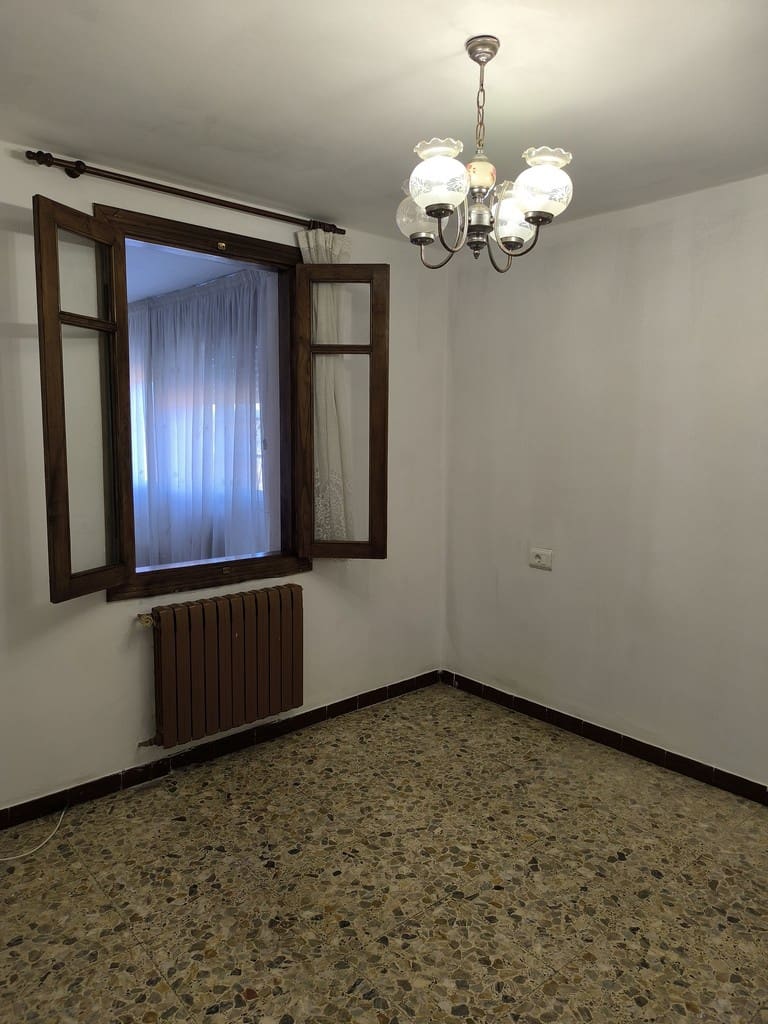 3 sovrum Finca/Hus på landet till salu i Monforte de Lemos med garage - 158 000 € (Ref: 9426760)