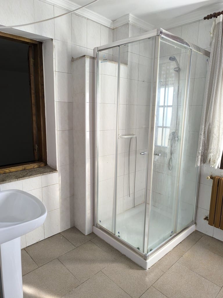 3 sovrum Finca/Hus på landet till salu i Monforte de Lemos med garage - 158 000 € (Ref: 9426760)