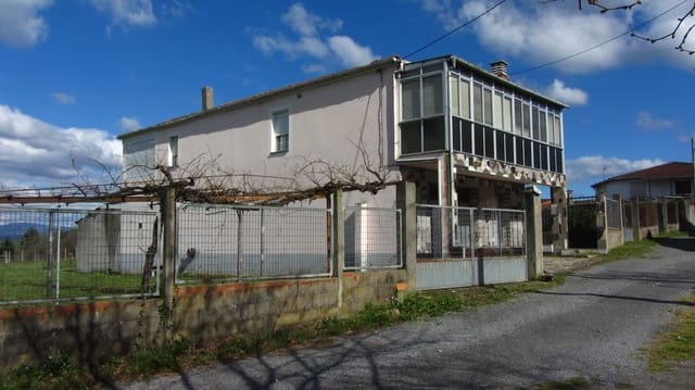 3 Zimmer Finca/Landgut zu verkaufen in Monforte de Lemos mit Garage - 158.000 € (Ref: 9426760)