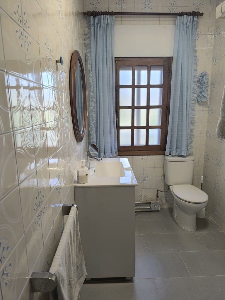 2 slaapkamer Finca/Landhuis te koop in Monforte de Lemos met garage - € 180.000 (Ref: 9438930)