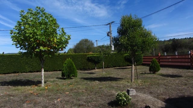 2 slaapkamer Finca/Landhuis te koop in Monforte de Lemos met garage - € 180.000 (Ref: 9438930)