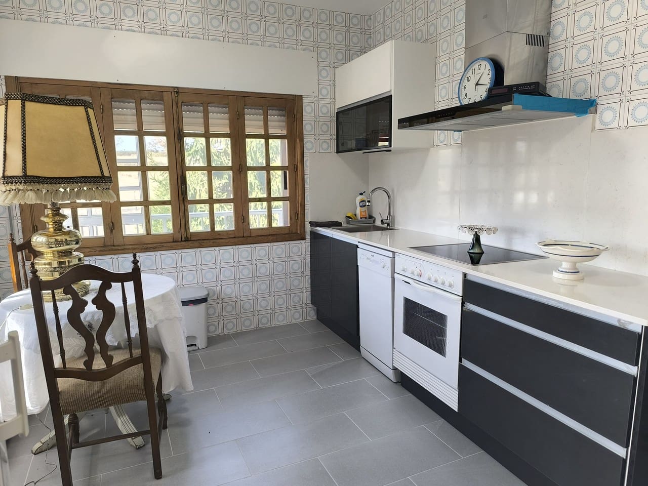 2 slaapkamer Finca/Landhuis te koop in Monforte de Lemos met garage - € 180.000 (Ref: 9438930)