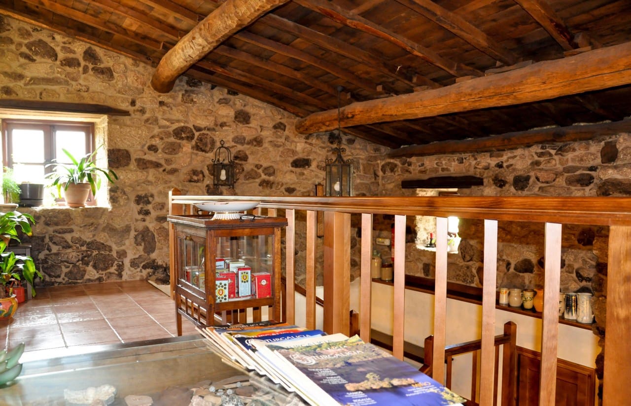 7 quarto Empresa para venda em O Savinao com garagem - 310 000 € (Ref: 9554301)