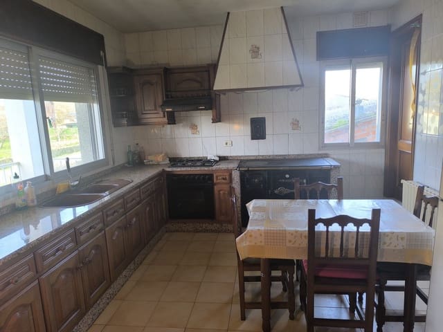 4 makuuhuone Maalaistalo myytävänä paikassa Pantón mukana 
autotalli - 157 000 € (Ref: 9646751)