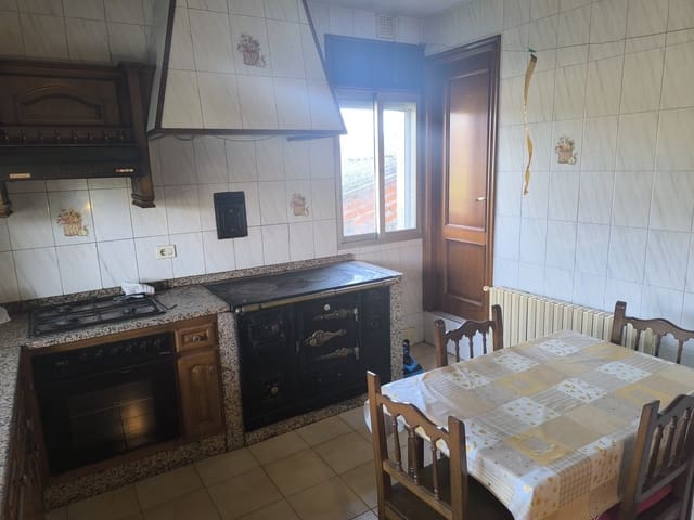 4 makuuhuone Maalaistalo myytävänä paikassa Pantón mukana 
autotalli - 157 000 € (Ref: 9646751)