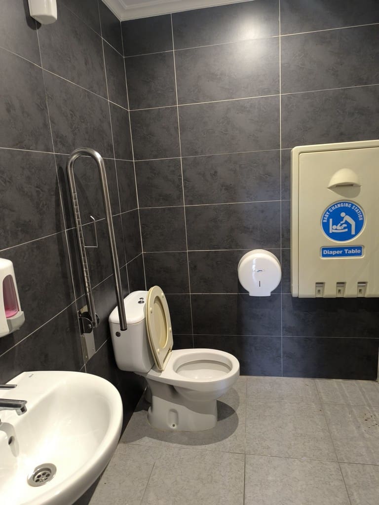 6 bedroom Business for sale in Chantada with garage - € 230,000 (Ref: 9787876)