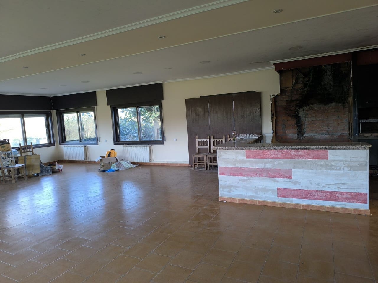 6 bedroom Business for sale in Chantada with garage - € 230,000 (Ref: 9787876)