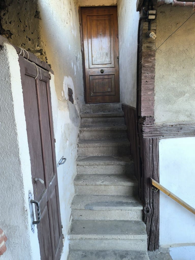 4 bedroom Finca/Country House for sale in Monforte de Lemos with garage - € 59,000 (Ref: 9866226)