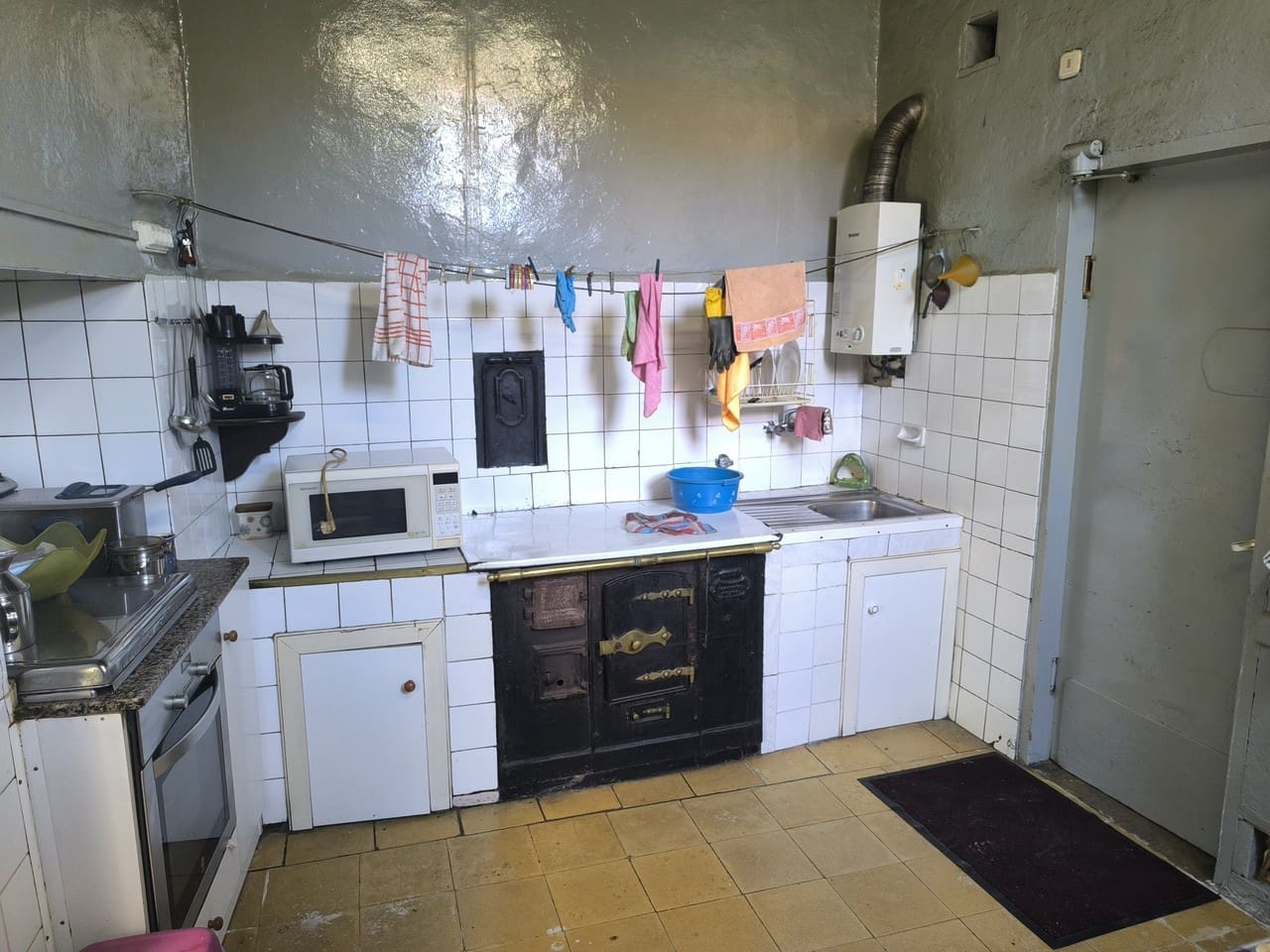 4 bedroom Finca/Country House for sale in Monforte de Lemos with garage - € 59,000 (Ref: 9866226)