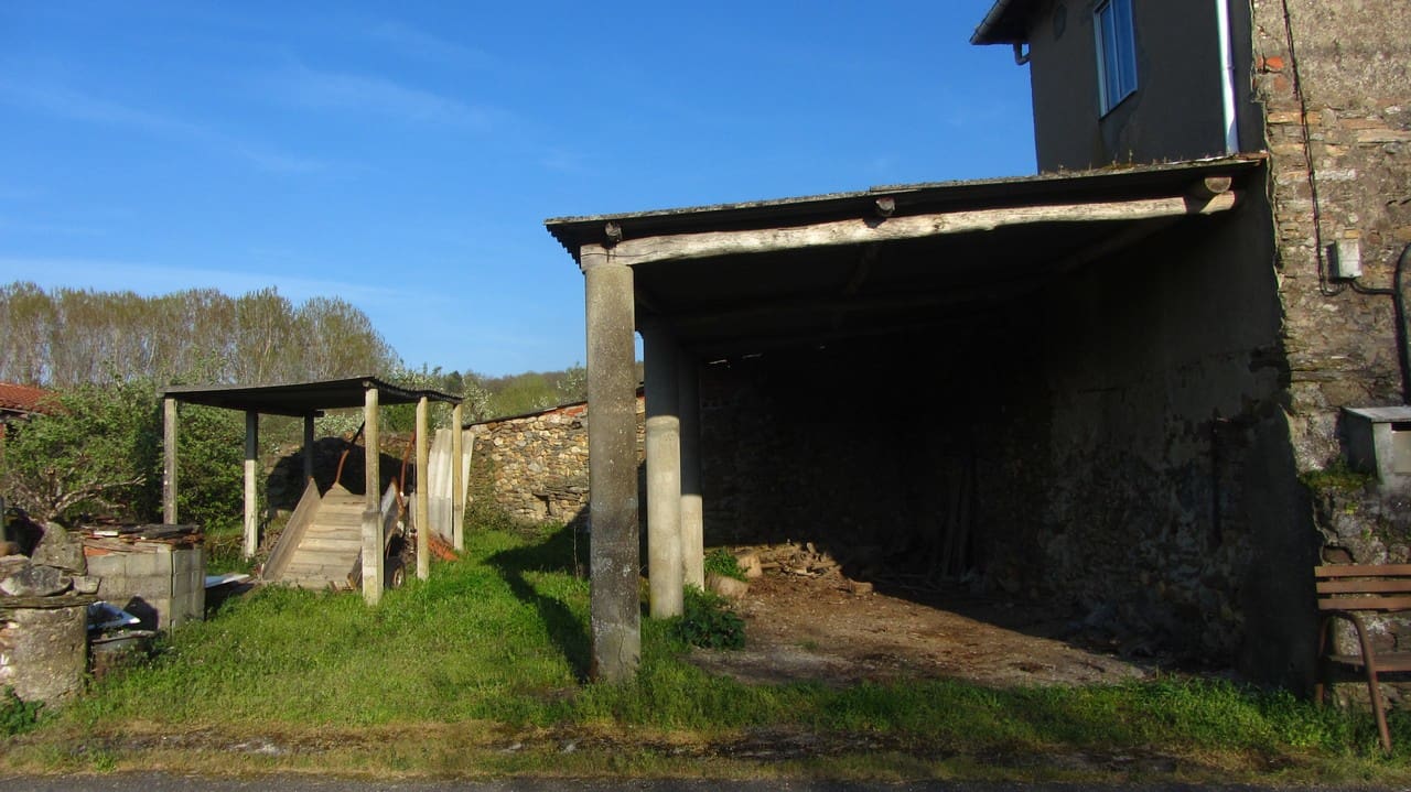 4 bedroom Finca/Country House for sale in Monforte de Lemos with garage - € 59,000 (Ref: 9866226)