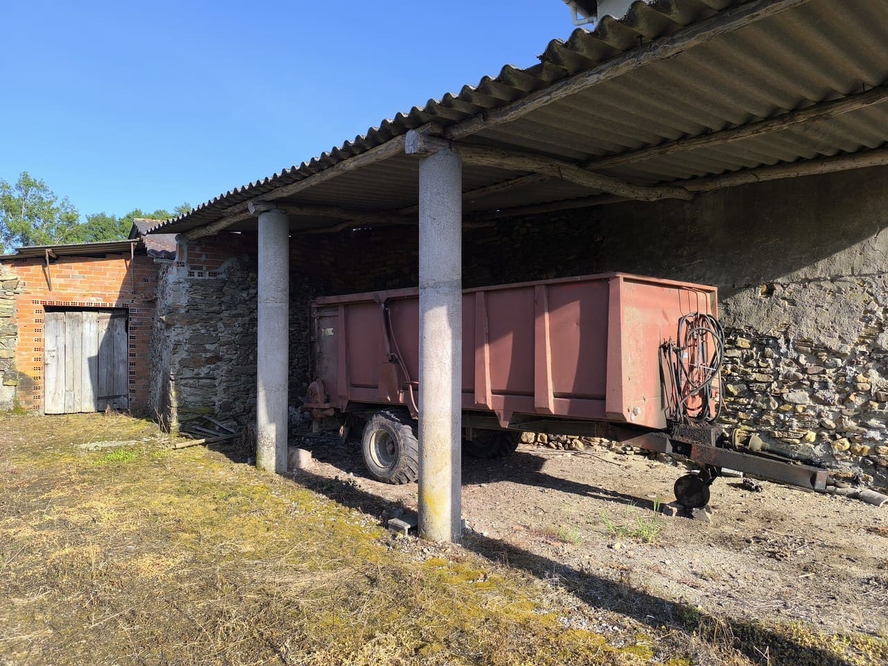 4 bedroom Finca/Country House for sale in Monforte de Lemos with garage - € 59,000 (Ref: 9866226)