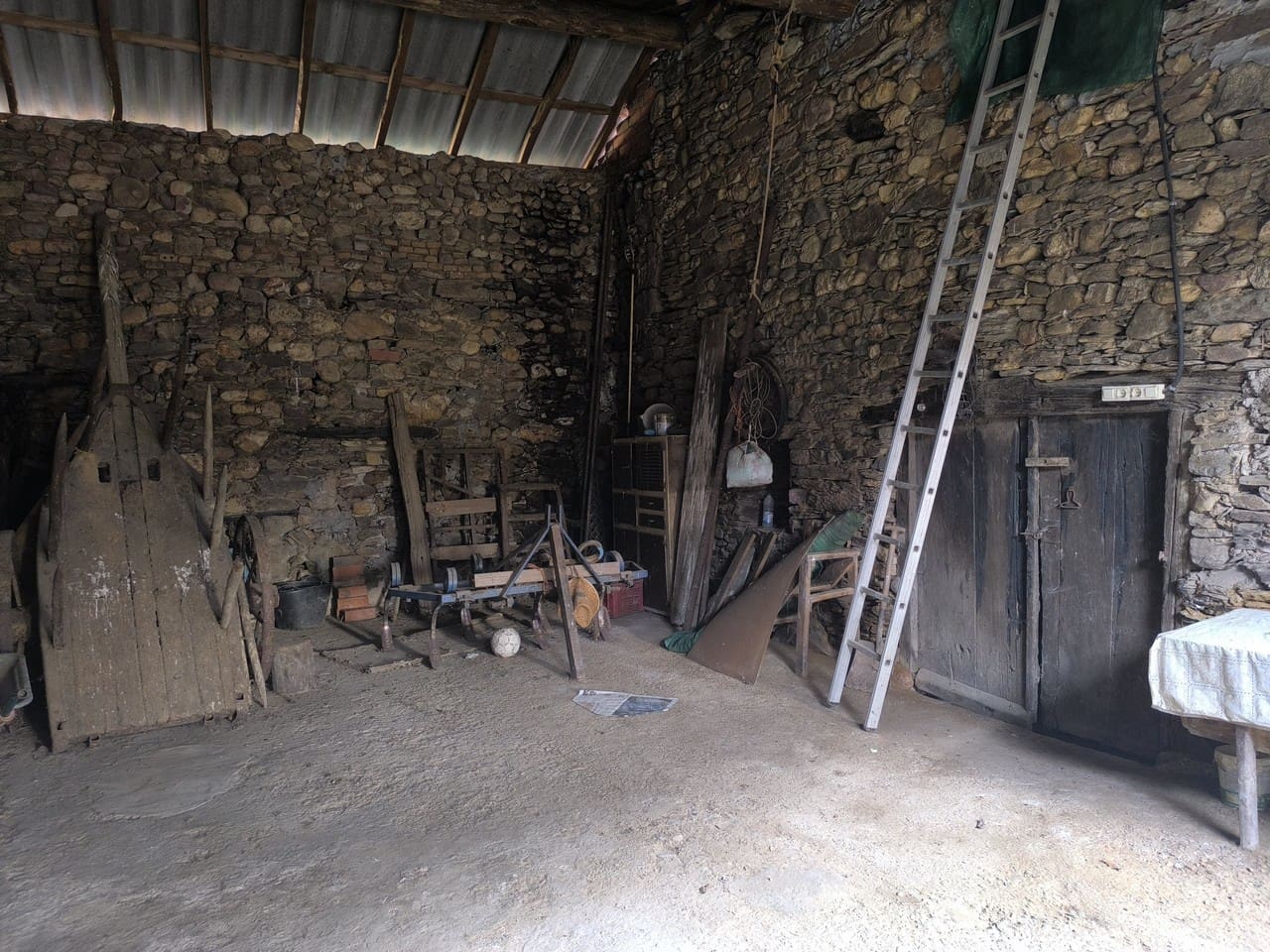 4 bedroom Finca/Country House for sale in Monforte de Lemos with garage - € 59,000 (Ref: 9866226)