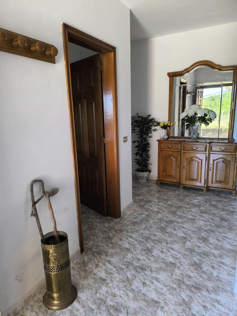 3 bedroom Finca/Country House for sale in Panton with garage - € 180,000 (Ref: 9898436)