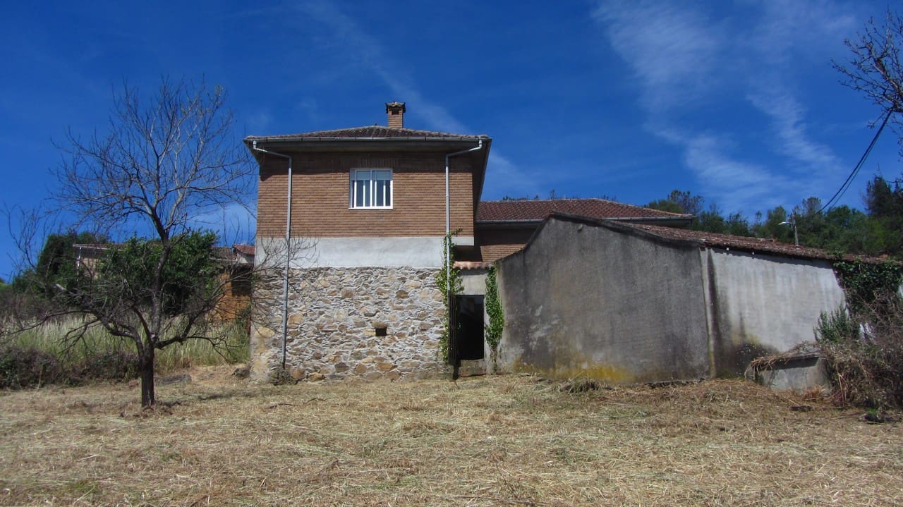 3 bedroom Finca/Country House for sale in Panton with garage - € 180,000 (Ref: 9898436)