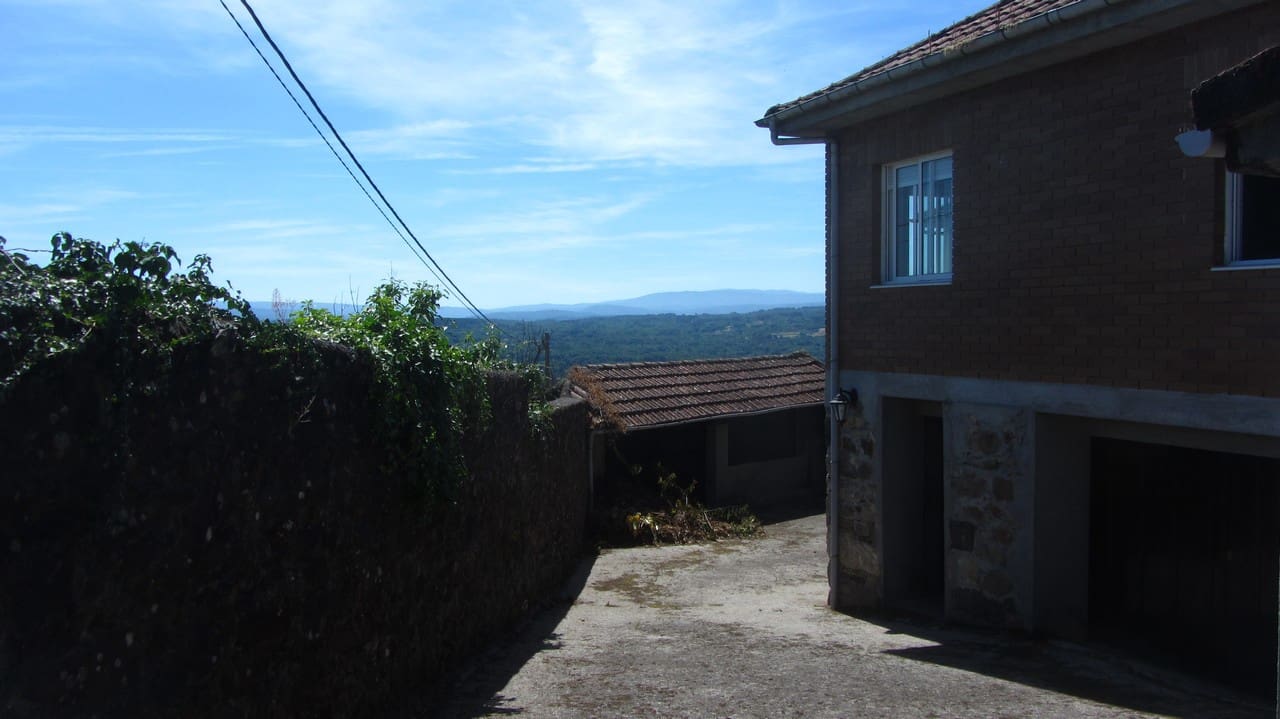 3 bedroom Finca/Country House for sale in Panton with garage - € 180,000 (Ref: 9898436)