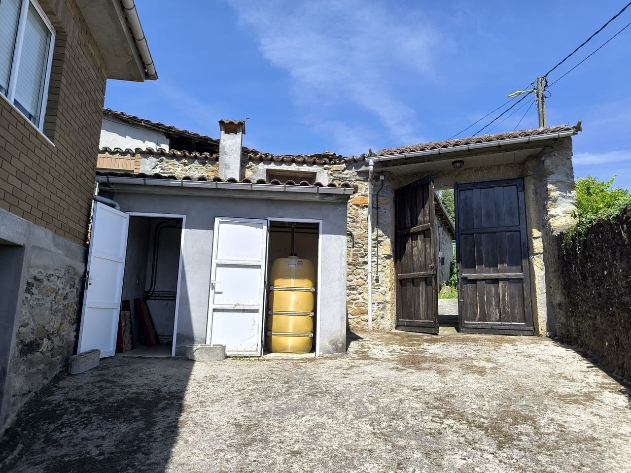3 bedroom Finca/Country House for sale in Panton with garage - € 180,000 (Ref: 9898436)