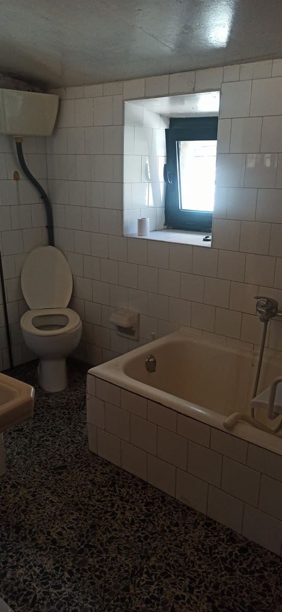 4 slaapkamer Finca/Landhuis te koop in Antas de Ulla met garage - € 76.000 (Ref: 9966814)