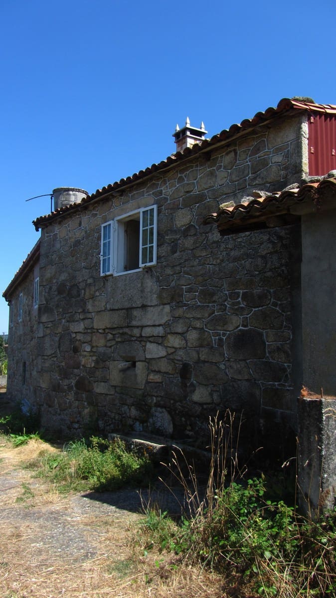 4 slaapkamer Finca/Landhuis te koop in Antas de Ulla met garage - € 76.000 (Ref: 9966814)