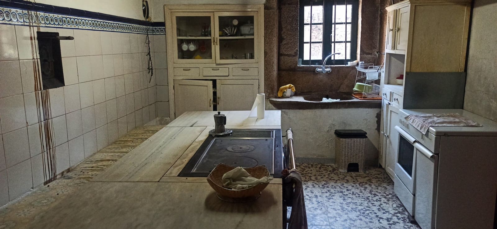 4 slaapkamer Finca/Landhuis te koop in Antas de Ulla met garage - € 76.000 (Ref: 9966814)