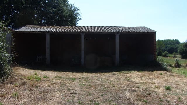 4 slaapkamer Finca/Landhuis te koop in Antas de Ulla met garage - € 76.000 (Ref: 9966814)