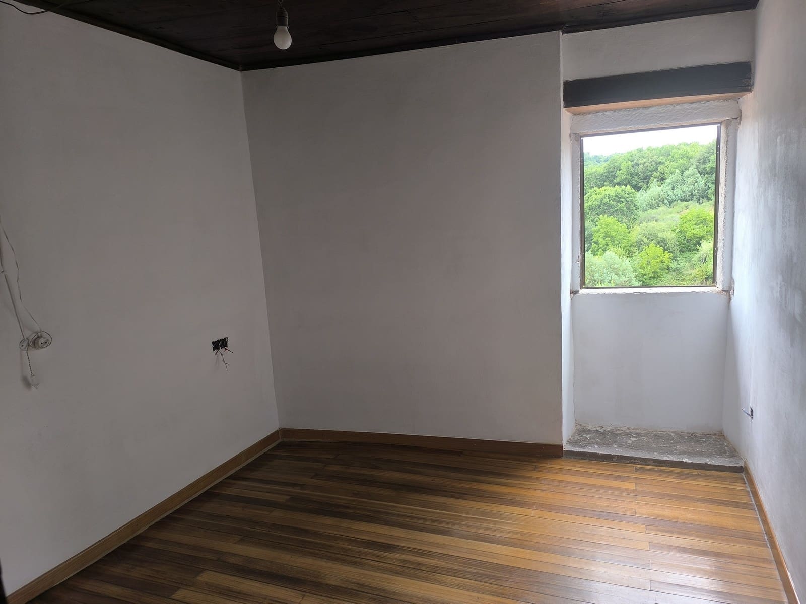 5 bedroom Finca/Country House for sale in O Savinao with garage - € 70,000 (Ref: 9977840)