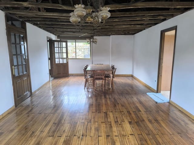 5 slaapkamer Finca/Landhuis te koop in O Saviñao met garage - € 70.000 (Ref: 9977840)
