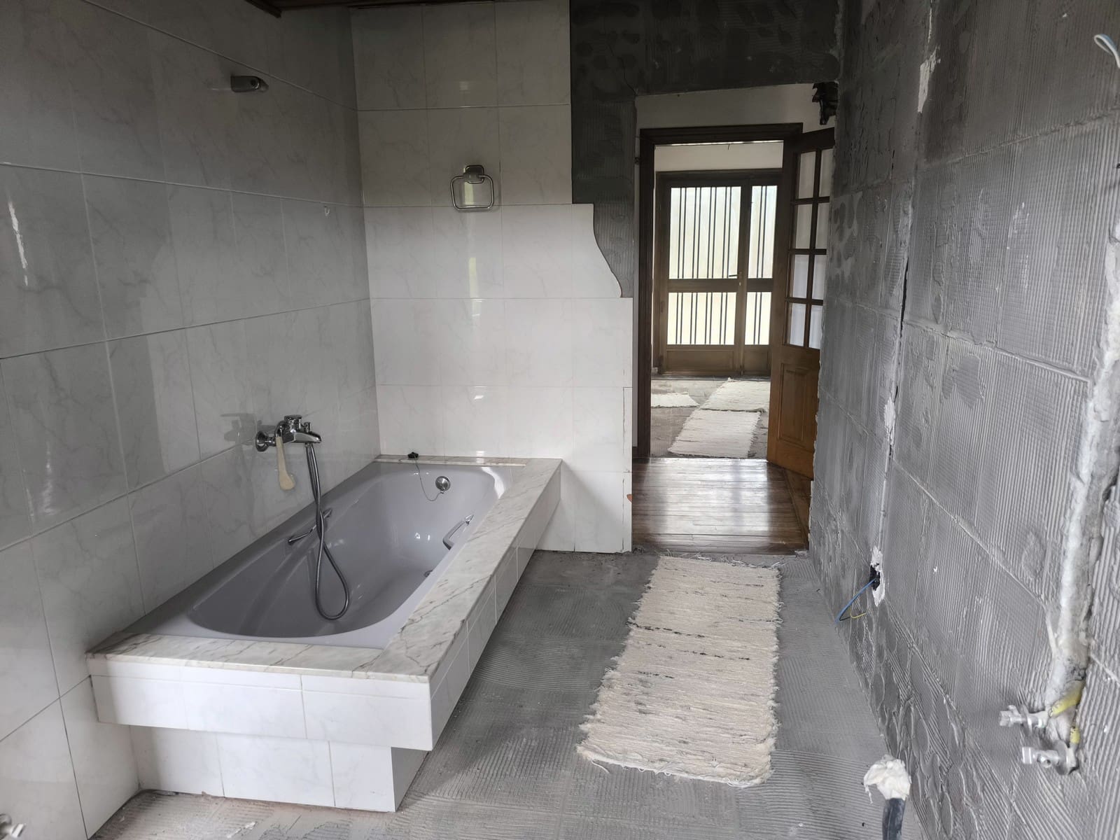 5 bedroom Finca/Country House for sale in O Savinao with garage - € 70,000 (Ref: 9977840)