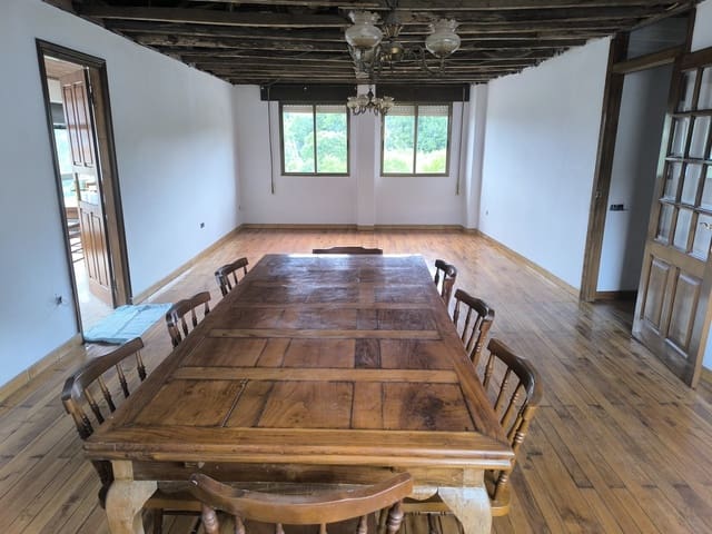 5 slaapkamer Finca/Landhuis te koop in O Saviñao met garage - € 70.000 (Ref: 9977840)
