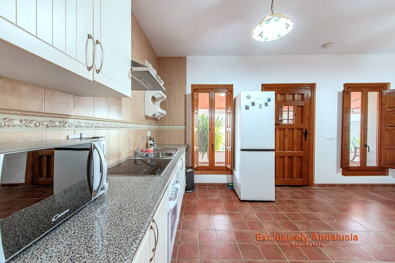 5 soverom Villa til salgs i Santa Cruz del Comercio med svømmebasseng garasje - € 599 950 (Ref: 9815053)