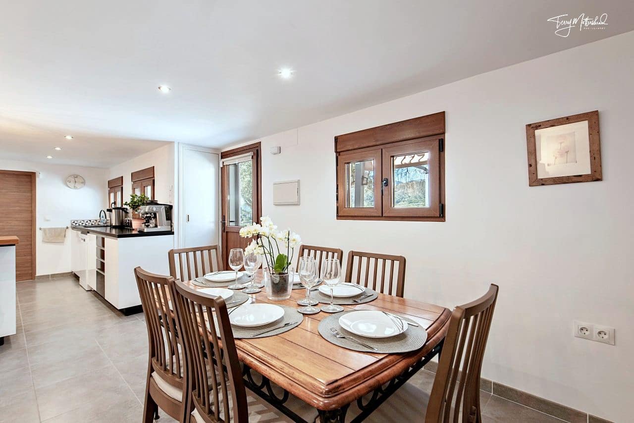 4 soverom Finca/Herregård til salgs i Velez de Benaudalla med garasje - € 295 000 (Ref: 9815075)