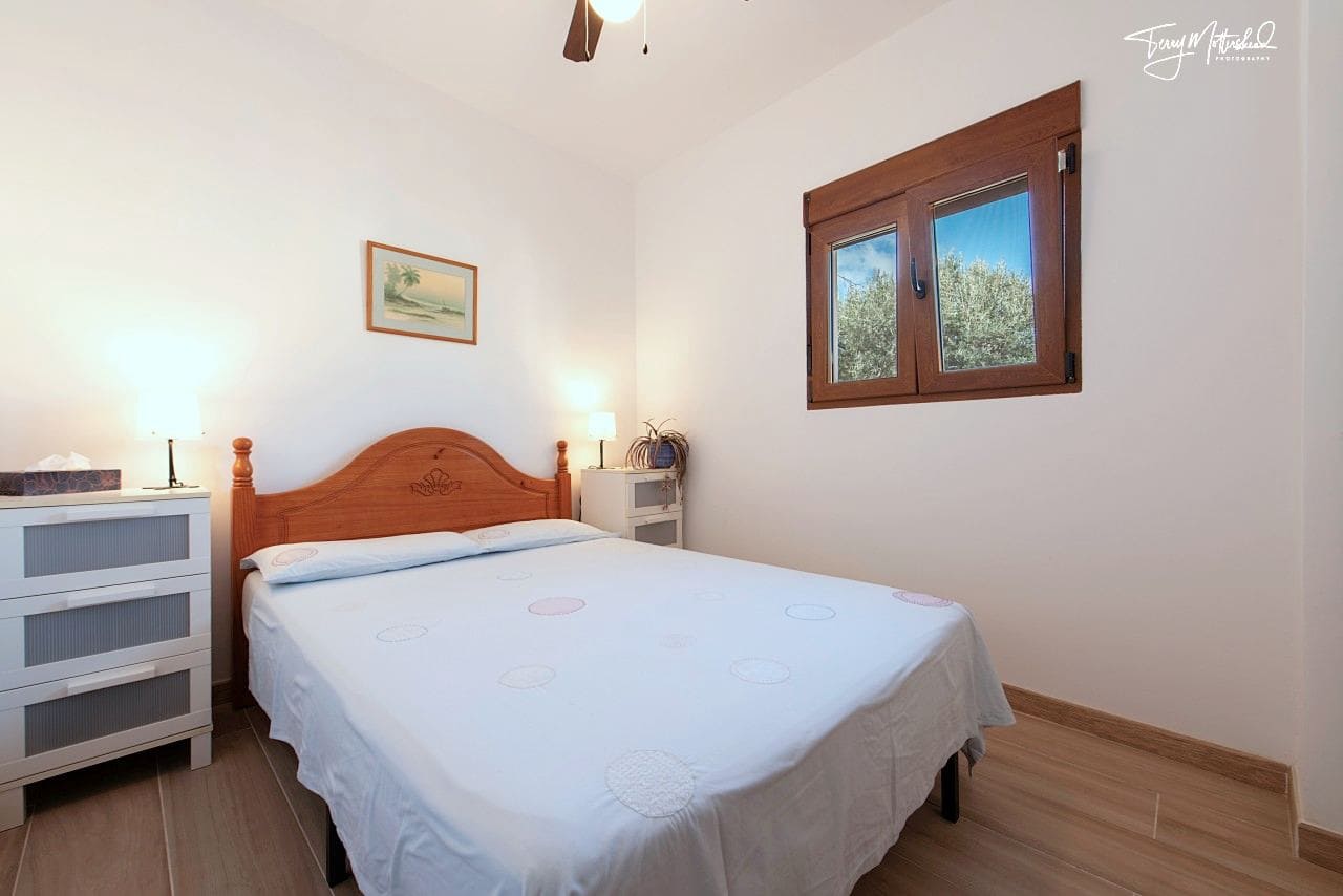 4 soverom Finca/Herregård til salgs i Velez de Benaudalla med garasje - € 295 000 (Ref: 9815075)