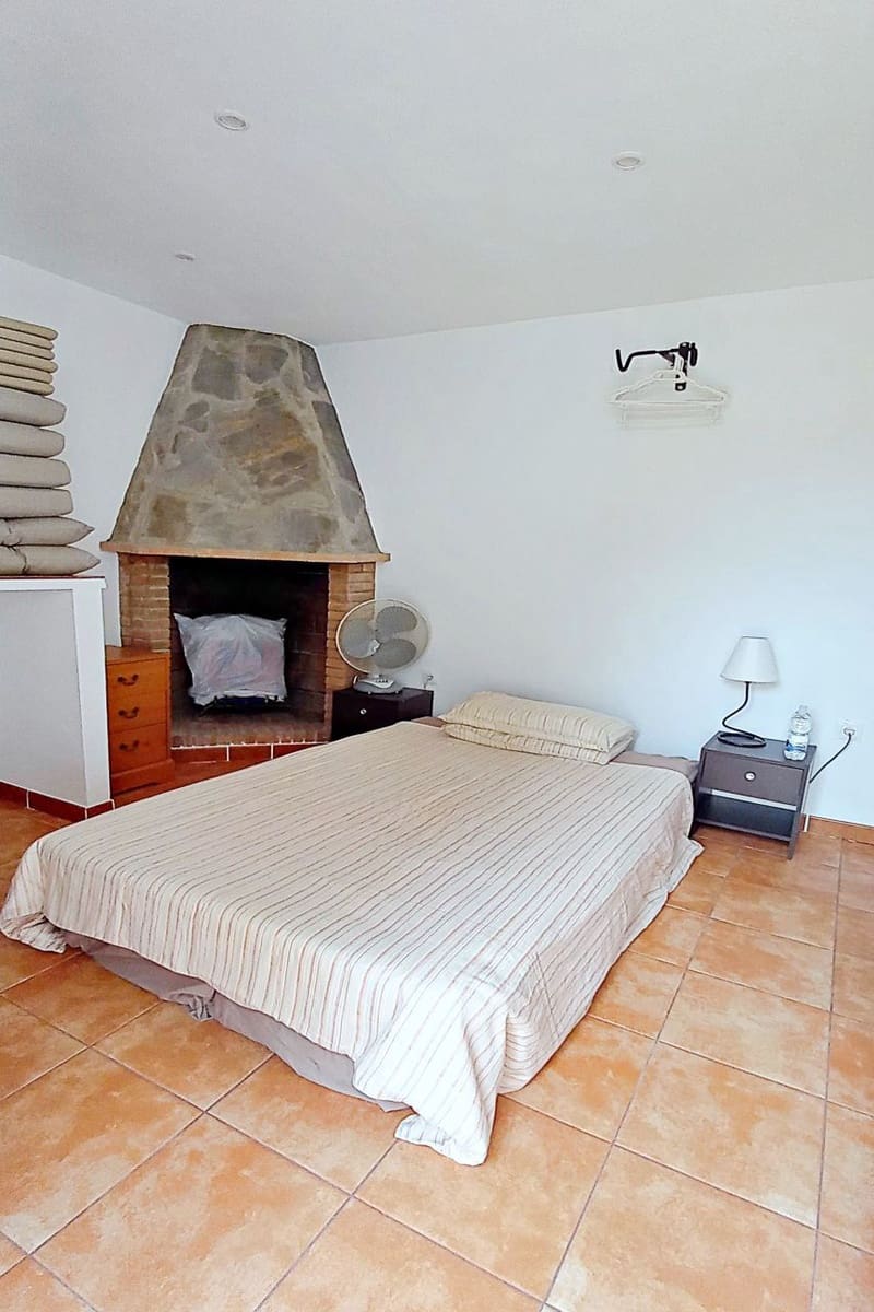 4 soverom Finca/Herregård til salgs i Velez de Benaudalla med garasje - € 295 000 (Ref: 9815075)