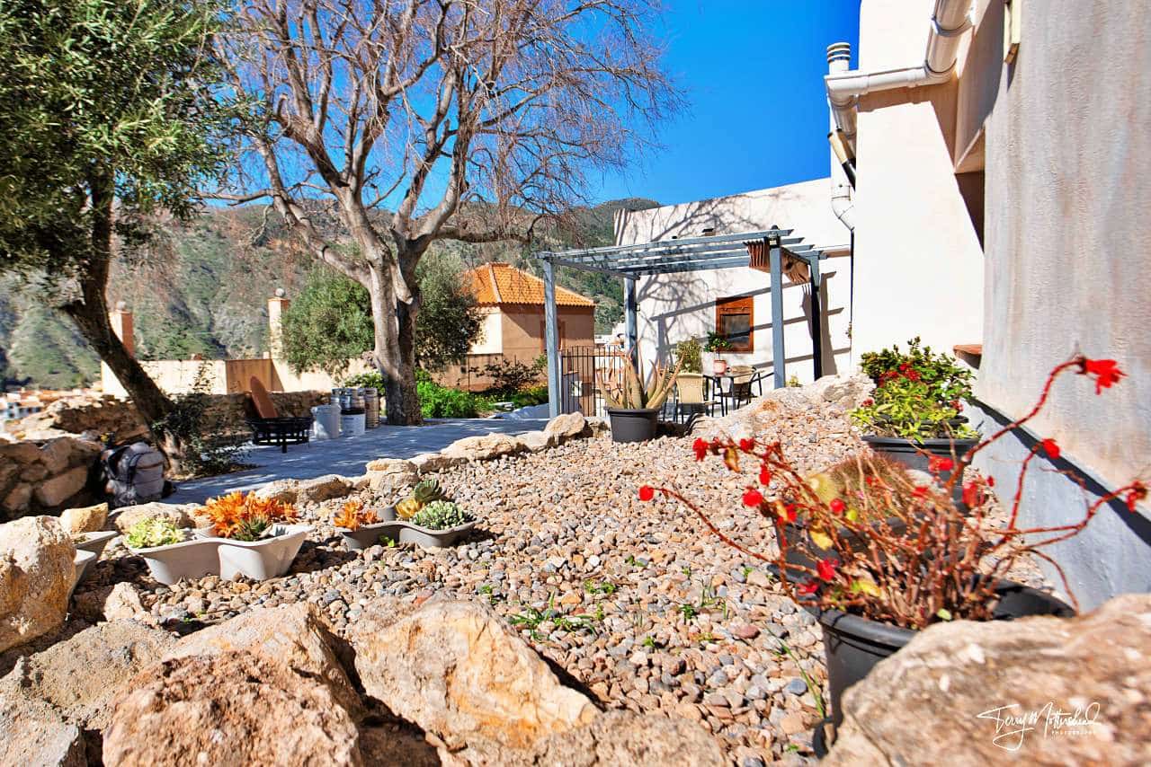 4 soverom Finca/Herregård til salgs i Velez de Benaudalla med garasje - € 295 000 (Ref: 9815075)