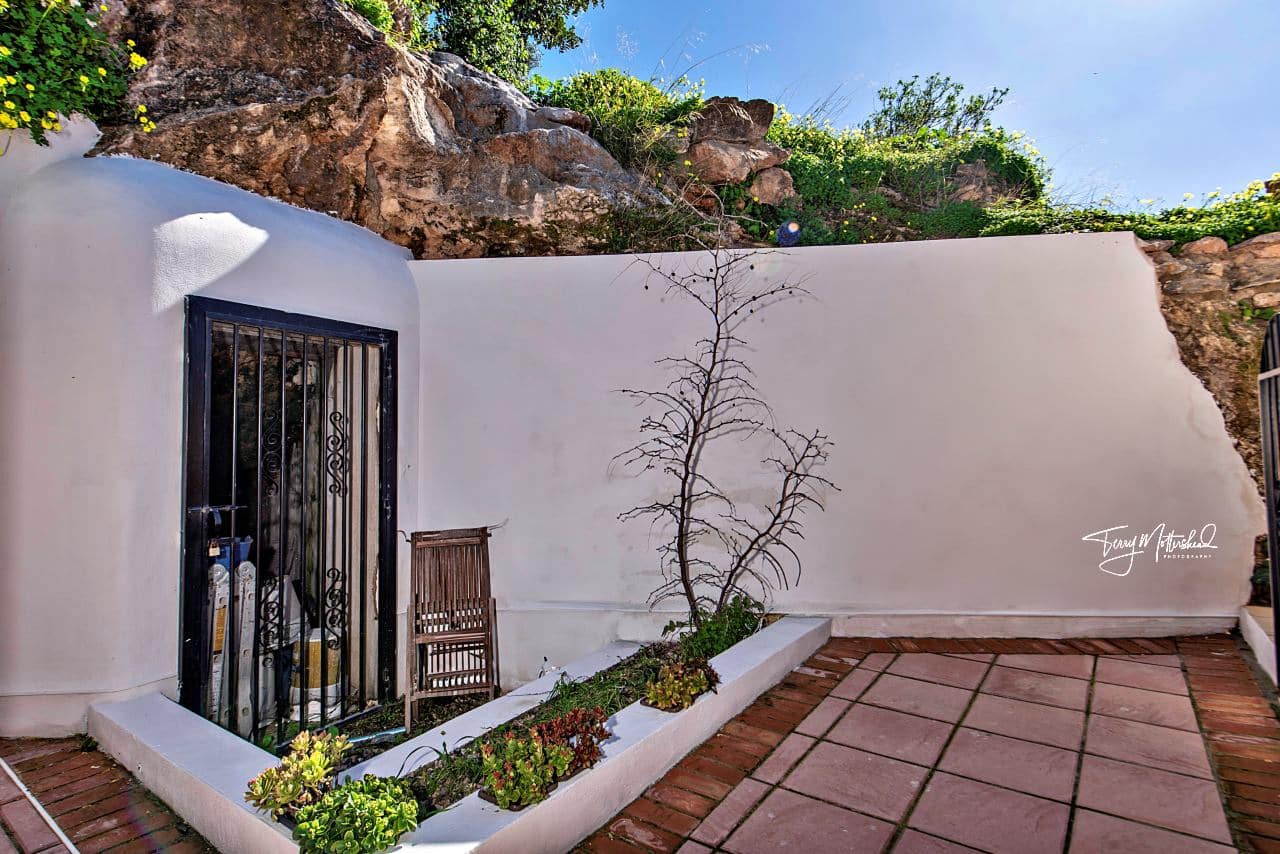 4 soverom Finca/Herregård til salgs i Velez de Benaudalla med garasje - € 295 000 (Ref: 9815075)