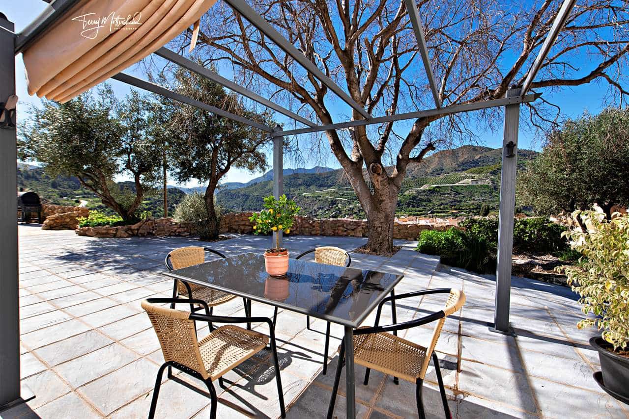 4 soverom Finca/Herregård til salgs i Velez de Benaudalla med garasje - € 295 000 (Ref: 9815075)