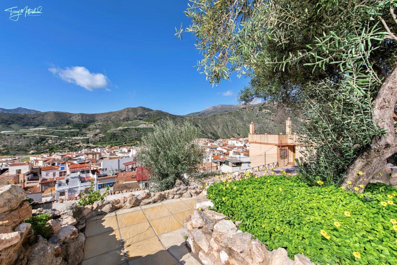 4 soverom Finca/Herregård til salgs i Velez de Benaudalla med garasje - € 295 000 (Ref: 9815075)
