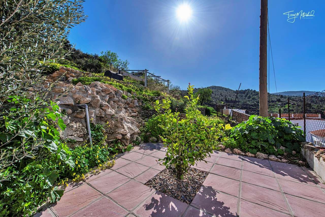 4 soverom Finca/Herregård til salgs i Velez de Benaudalla med garasje - € 295 000 (Ref: 9815075)