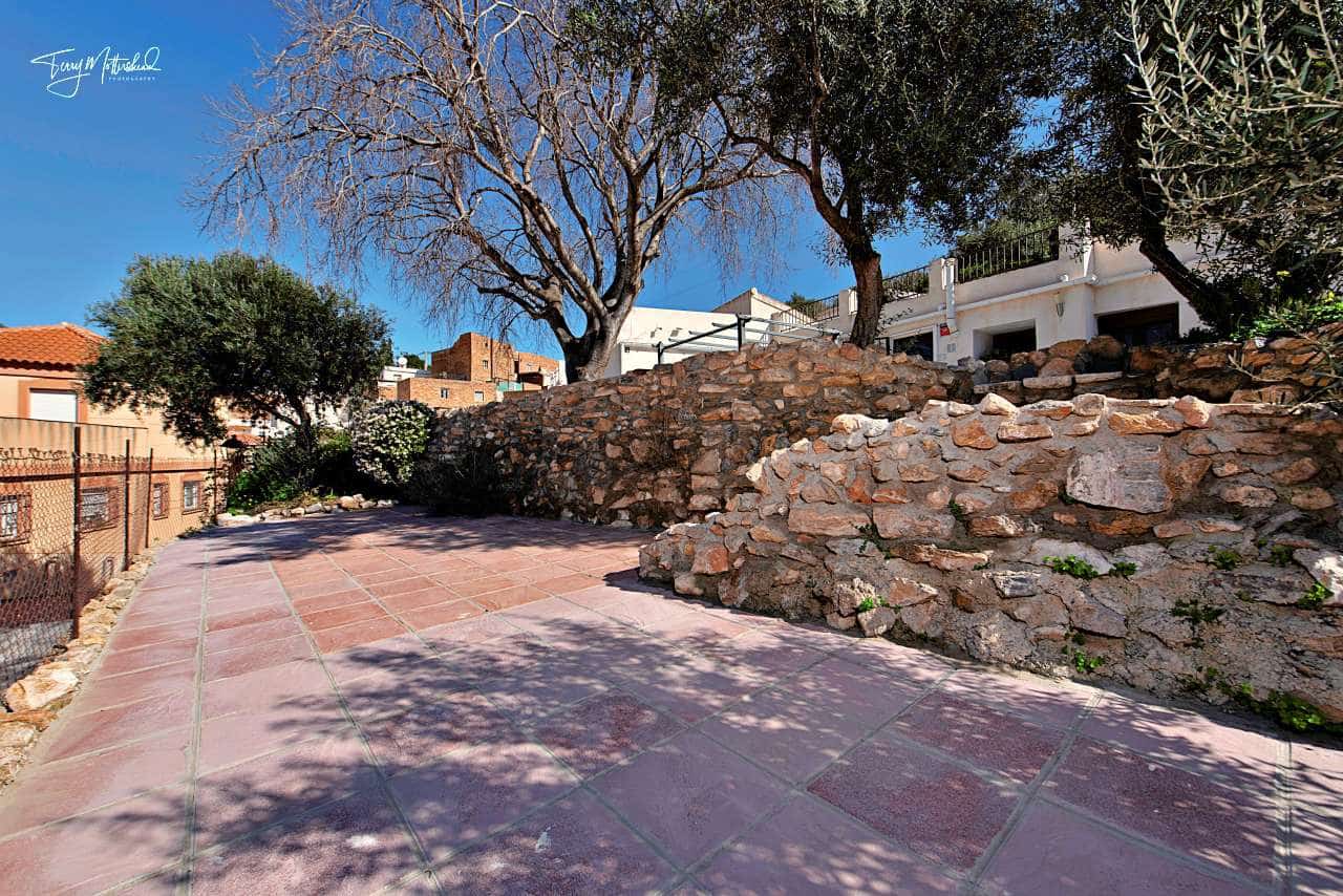 4 soverom Finca/Herregård til salgs i Velez de Benaudalla med garasje - € 295 000 (Ref: 9815075)