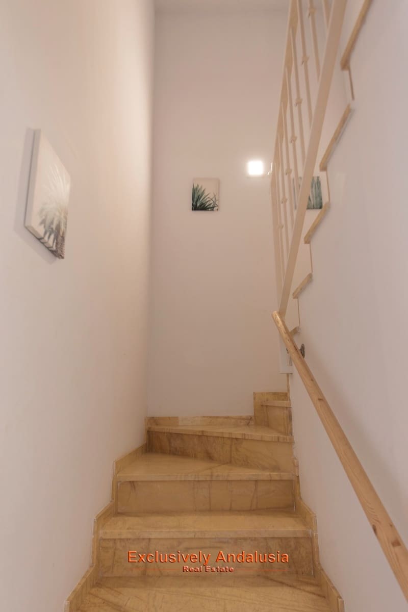 3 bedroom Townhouse for sale in Velez de Benaudalla with garage - € 229,000 (Ref: 9815076)
