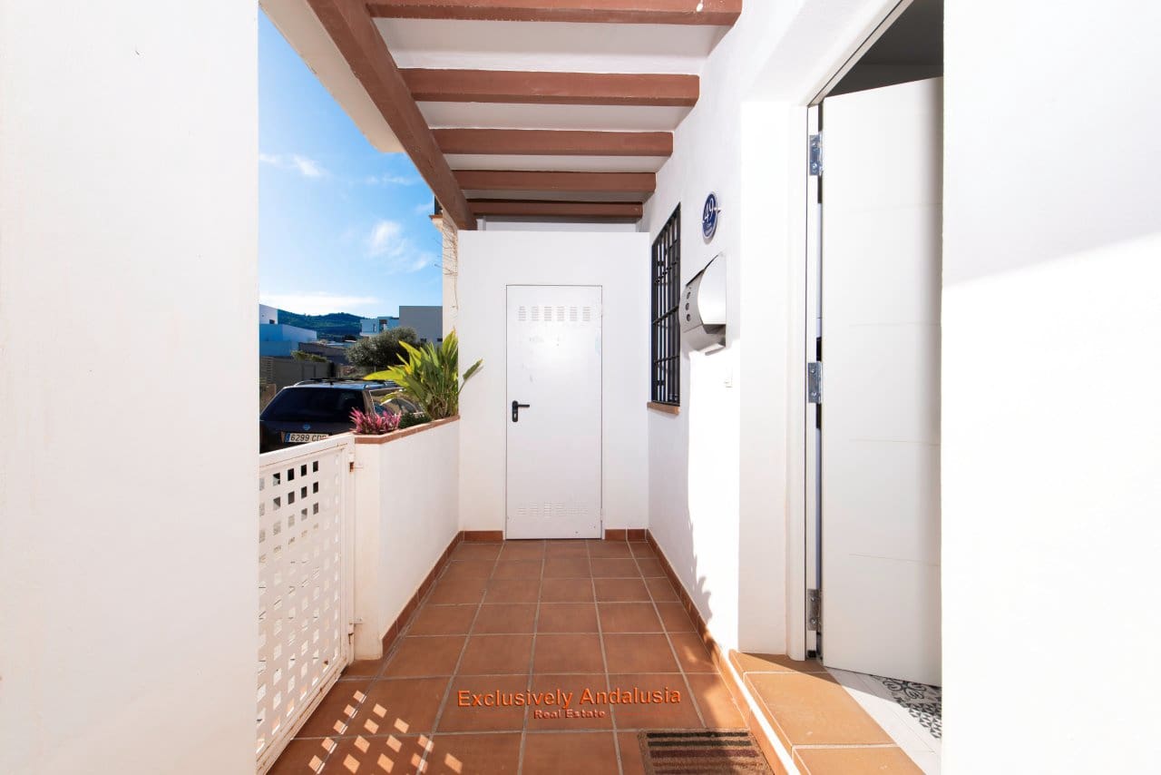 3 bedroom Townhouse for sale in Velez de Benaudalla with garage - € 229,000 (Ref: 9815076)