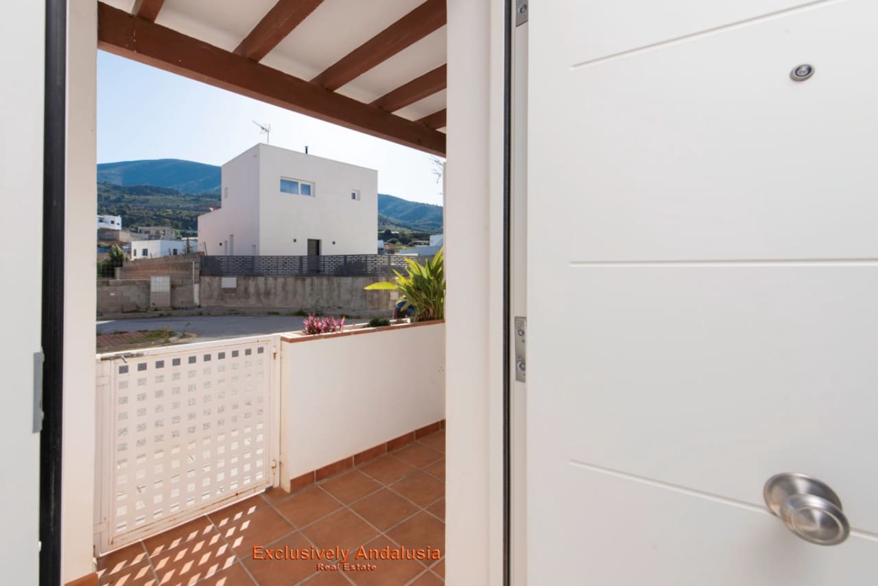3 bedroom Townhouse for sale in Velez de Benaudalla with garage - € 229,000 (Ref: 9815076)